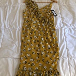Nasty Gal Dresses - Never worn nasty gal midi yellow floral dress Nasty Gal Dresses - Never worn nasty gal midi yellow floral dress